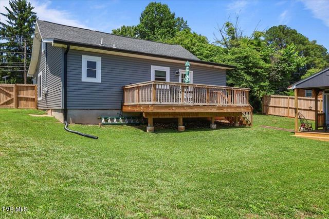 1100 King Springs Road, Johnson City, TN 37601