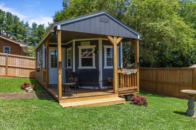 1100 King Springs Road, Johnson City, TN 37601