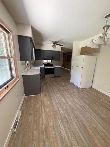 8414 S Verdev DRIVE, Oak Creek, WI 53154