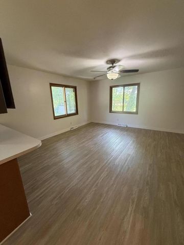 8414 S Verdev DRIVE, Oak Creek, WI 53154