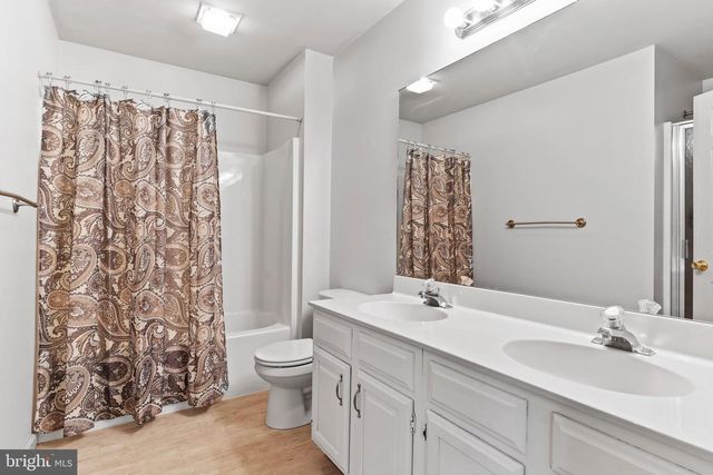 1724 CREEK VISTA DR, New Cumberland, PA 17070
