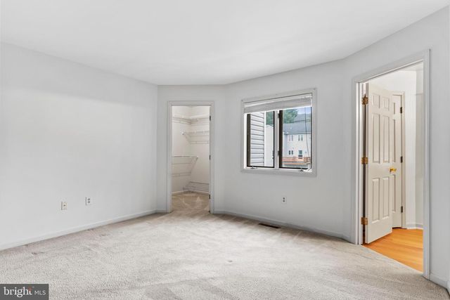 1724 CREEK VISTA DR, New Cumberland, PA 17070