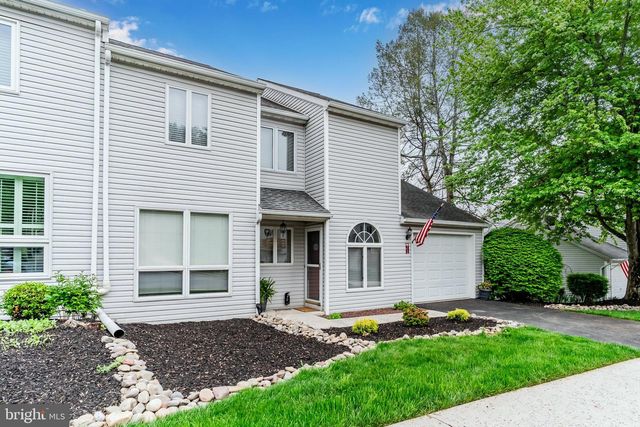 1724 CREEK VISTA DR, New Cumberland, PA 17070
