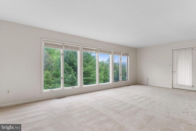 1724 CREEK VISTA DR, New Cumberland, PA 17070