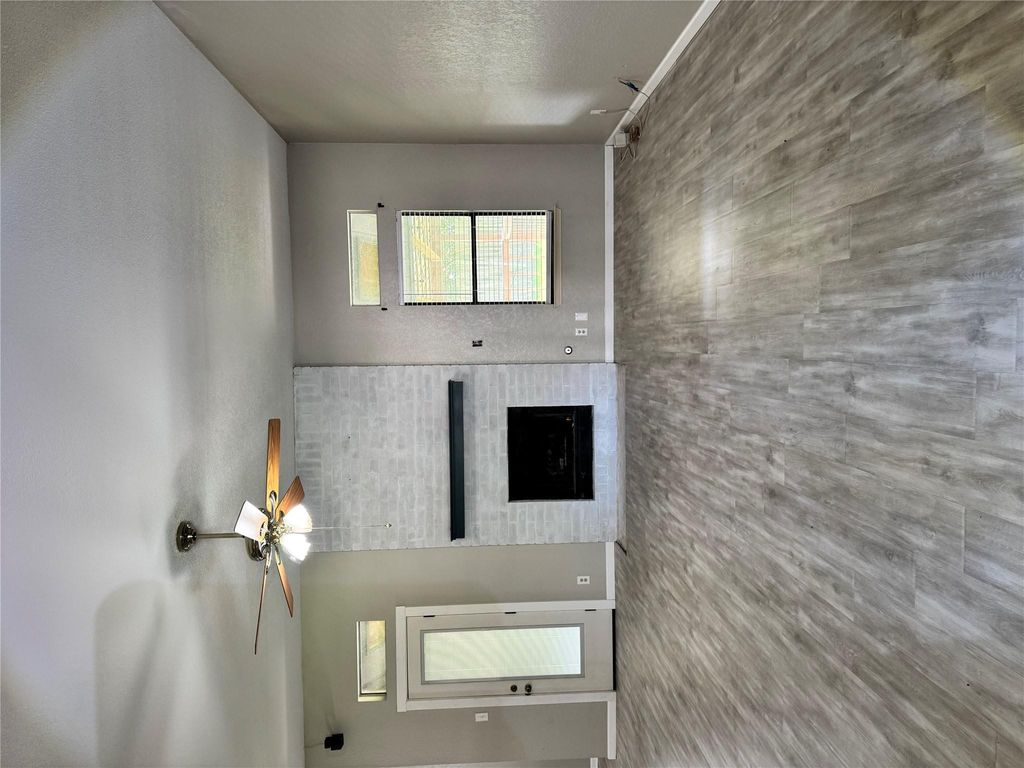 1000 Twin Creek DR, Pflugerville, TX 78660