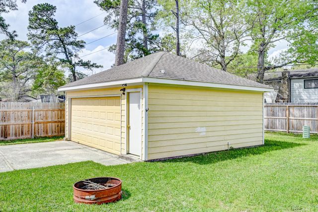 2507 Whispering Springs Drive, Spring, TX 77373