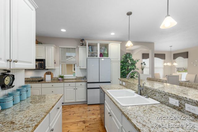 7443 Watermark Drive 32, Allendale, MI 49401