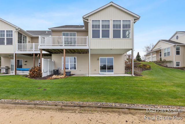 7443 Watermark Drive 32, Allendale, MI 49401