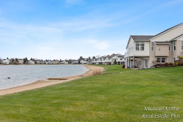 7443 Watermark Drive 32, Allendale, MI 49401