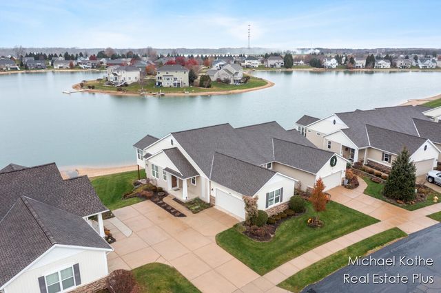 7443 Watermark Drive 32, Allendale, MI 49401