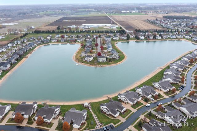 7443 Watermark Drive 32, Allendale, MI 49401