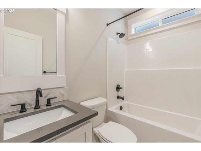 17747 Nw Layla Dr Lot 7, Portland, OR 97229