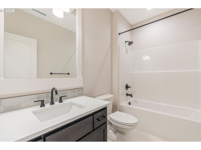 17747 Nw Layla Dr Lot 7, Portland, OR 97229