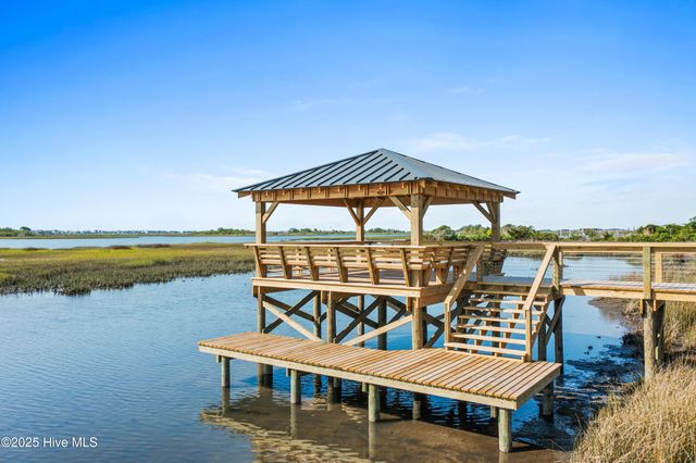 76 Solstice Way, Hampstead, NC 28443