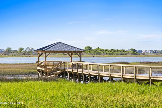 76 Solstice Way, Hampstead, NC 28443