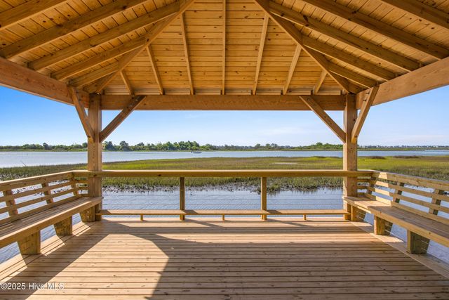 76 Solstice Way, Hampstead, NC 28443