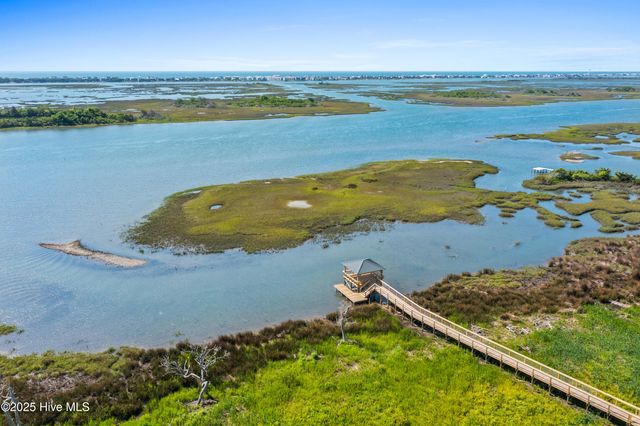 76 Solstice Way, Hampstead, NC 28443