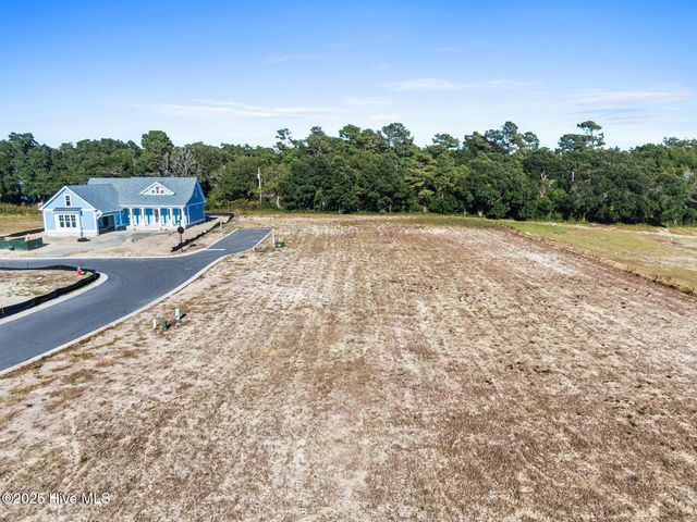 76 Solstice Way, Hampstead, NC 28443