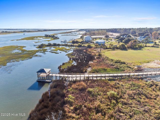 76 Solstice Way, Hampstead, NC 28443