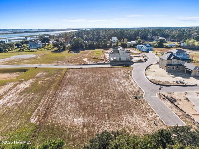 76 Solstice Way, Hampstead, NC 28443