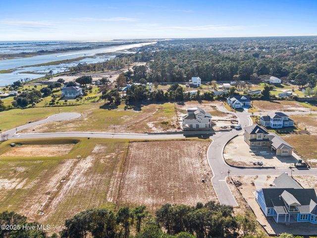 76 Solstice Way, Hampstead, NC 28443