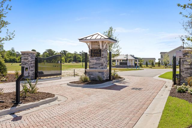 76 Solstice Way, Hampstead, NC 28443