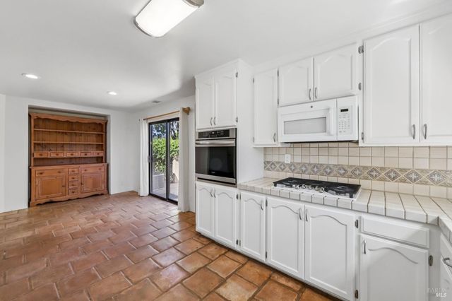 424 La Quinta Ln, Sonoma, CA 95476