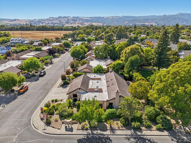 424 La Quinta Ln, Sonoma, CA 95476