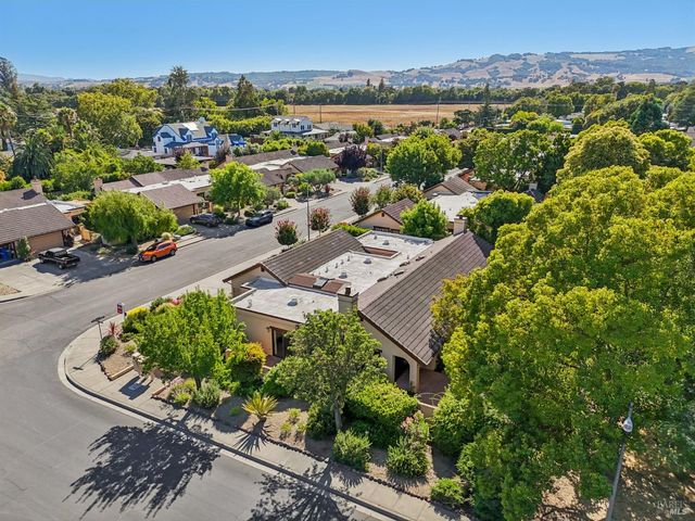 424 La Quinta Ln, Sonoma, CA 95476