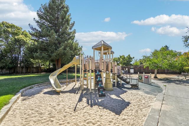 424 La Quinta Ln, Sonoma, CA 95476