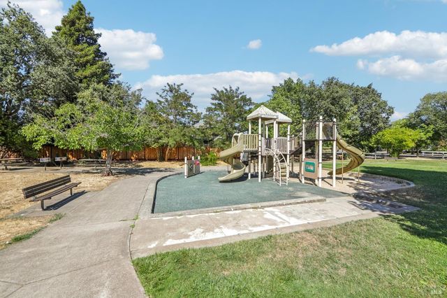 424 La Quinta Ln, Sonoma, CA 95476