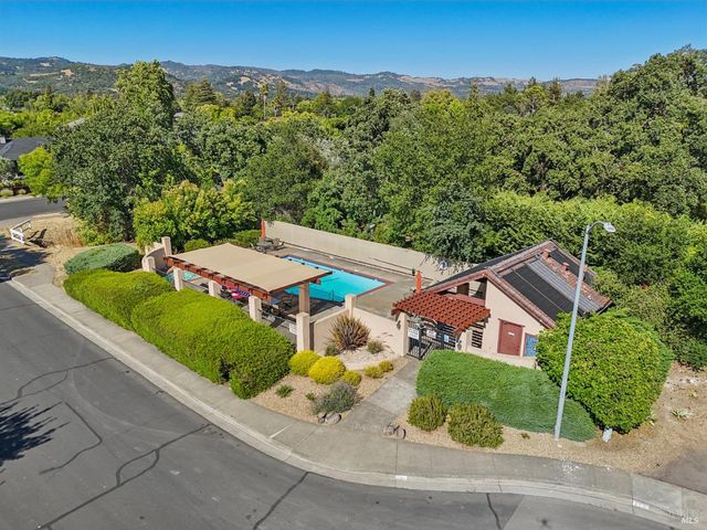 424 La Quinta Ln, Sonoma, CA 95476