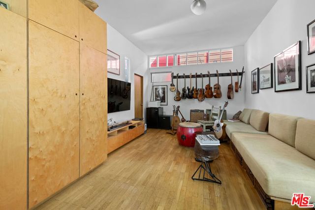 229 San Juan Avenue, Los Angeles, CA 90291