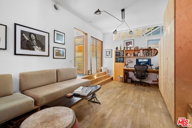 229 San Juan Avenue, Los Angeles, CA 90291