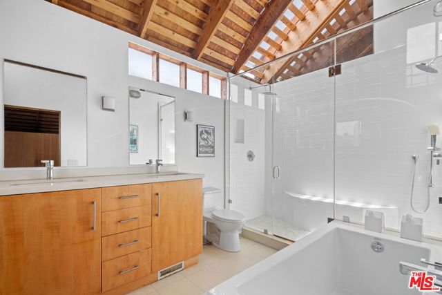 229 San Juan Avenue, Los Angeles, CA 90291