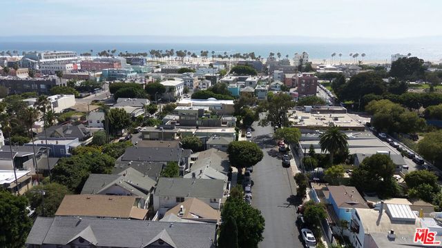 229 San Juan Avenue, Los Angeles, CA 90291