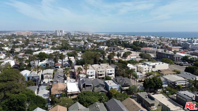 229 San Juan Avenue, Los Angeles, CA 90291