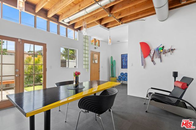 229 San Juan Avenue, Los Angeles, CA 90291