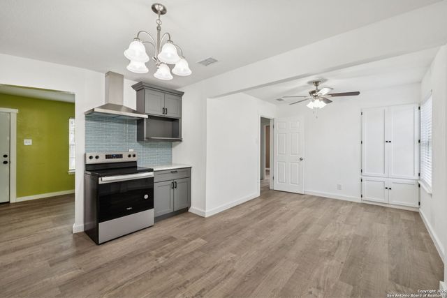 2950 LASSES BLVD, San Antonio, TX 78223