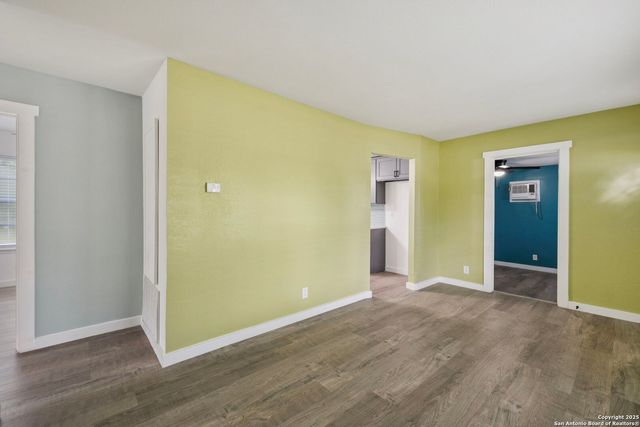 2950 LASSES BLVD, San Antonio, TX 78223