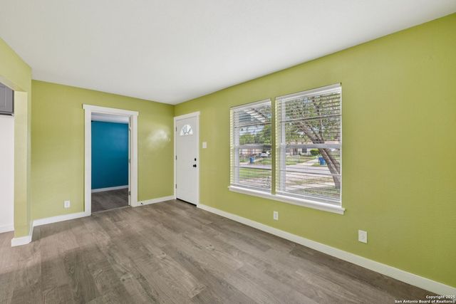 2950 LASSES BLVD, San Antonio, TX 78223