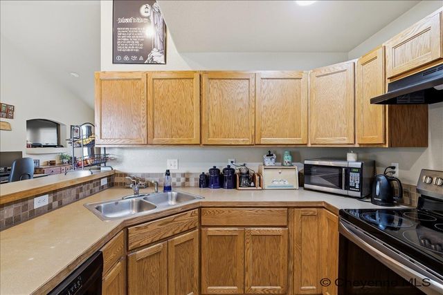5417 LIZ RANCH RD, Cheyenne, WY 82007