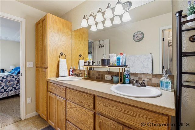 5417 LIZ RANCH RD, Cheyenne, WY 82007