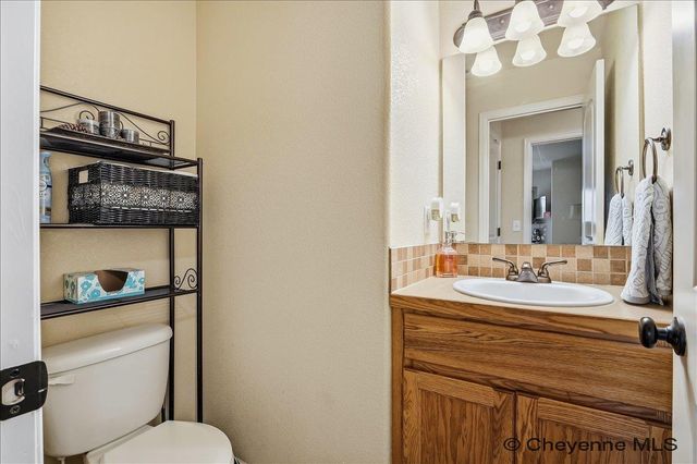 5417 LIZ RANCH RD, Cheyenne, WY 82007