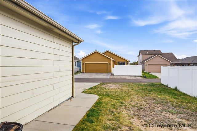 5417 LIZ RANCH RD, Cheyenne, WY 82007