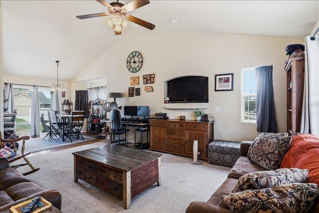 5417 LIZ RANCH RD, Cheyenne, WY 82007