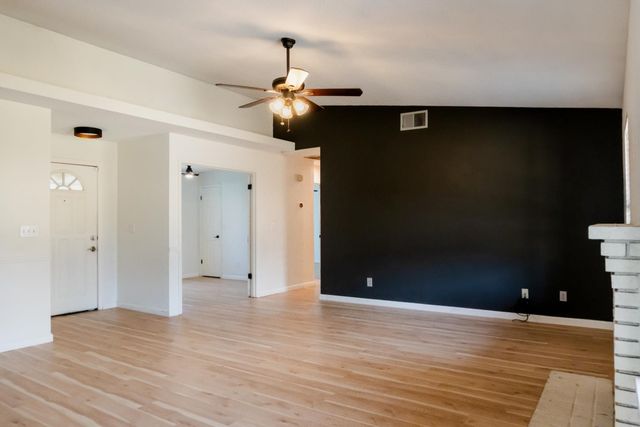 5430 W Fedora Avenue, Fresno, CA 93722
