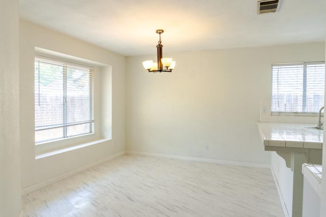 5430 W Fedora Avenue, Fresno, CA 93722