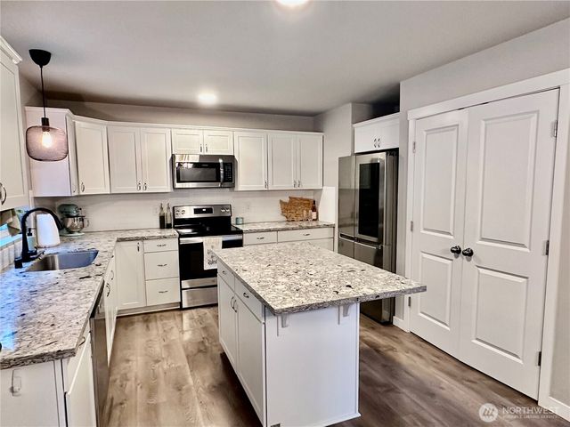141 E Ellinor Peak Place, Belfair, WA 98528