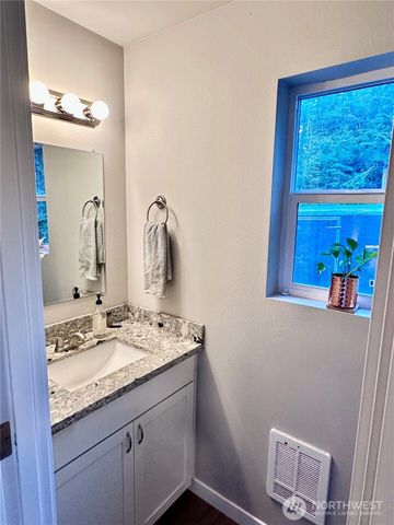 141 E Ellinor Peak Place, Belfair, WA 98528